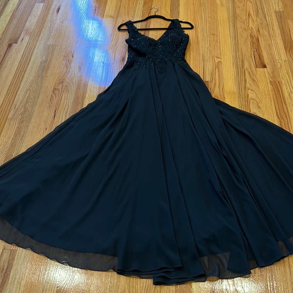 ARIA COUTURE DRESS - Picture 8 of 8